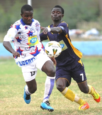 Richard Mpong (right) in action for Medeama last season